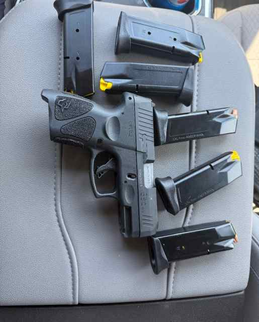 Taurus G3C with 6 mags