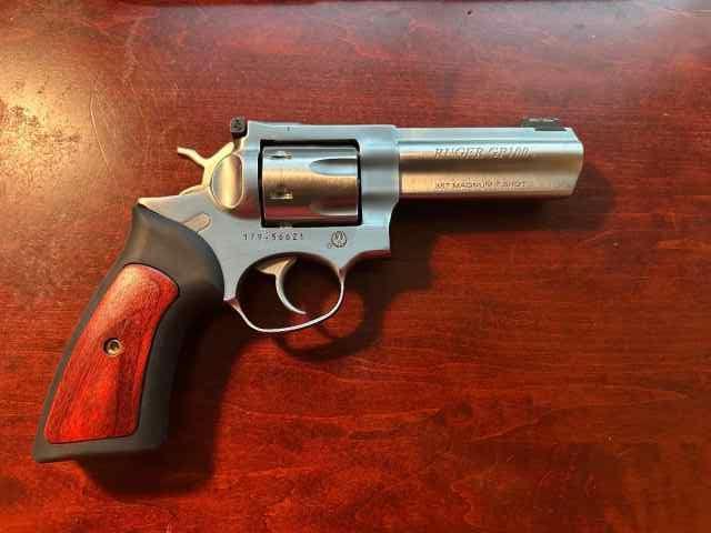 Ruger GP 100 - 7 shot
