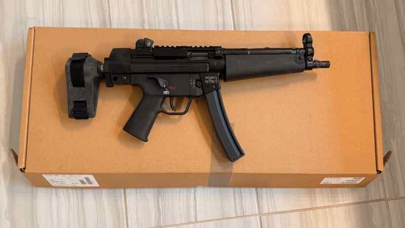 Heckler and Koch HK SP5 w/ SBA3 Telescoping Brace