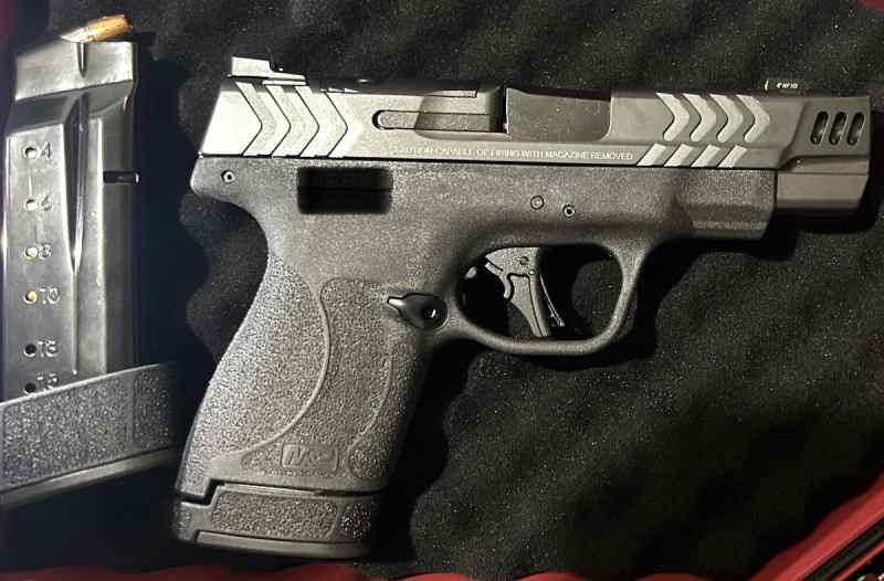 FT NIB Smith&amp;Wesson M&amp;P Shield Carry Comp 9mm