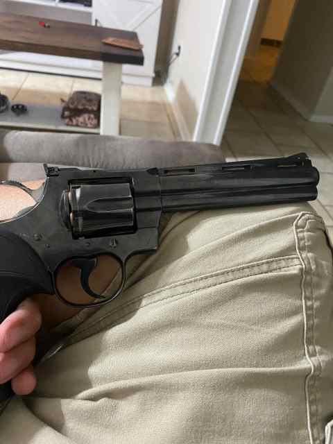 Colt blued phython 6 inch 60S 